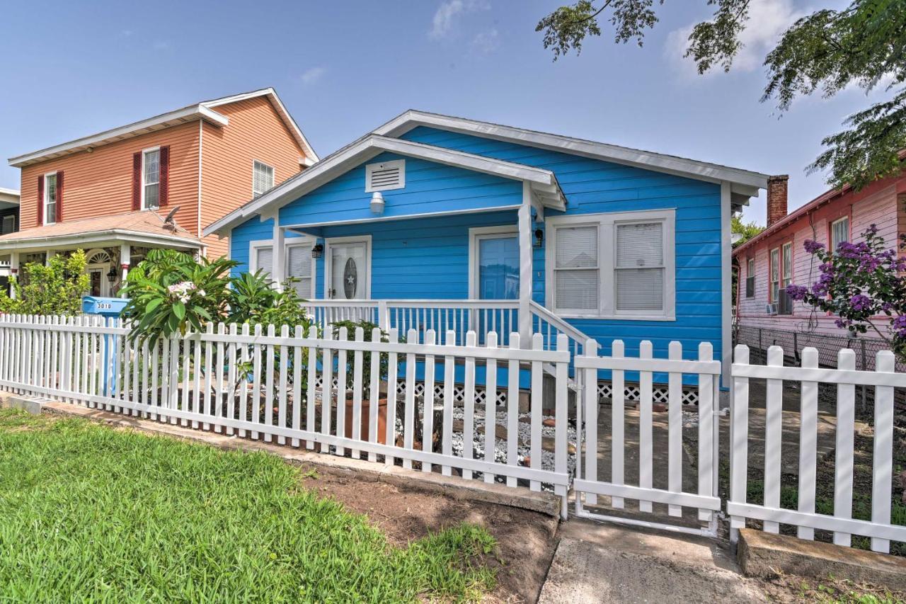 Bright Galveston Bungalow Half Mi To Pleasure Pier Экстерьер фото